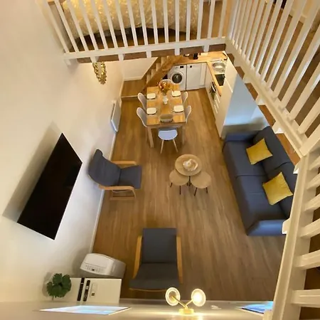 - Proche Chateau Cite *