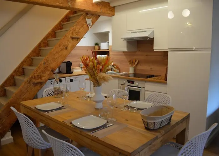 - Proche Chateau Cite *