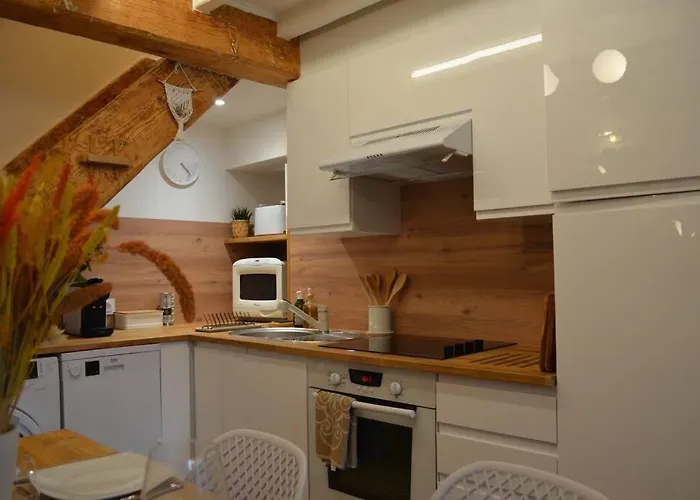 Lägenhet - Proche Chateau Cite