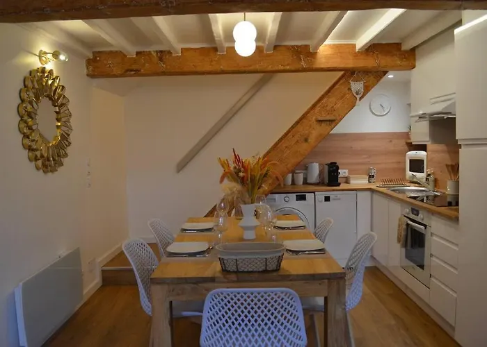 - Proche Chateau Cite *