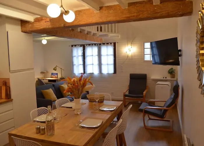 Lejlighed - Proche Chateau Cite